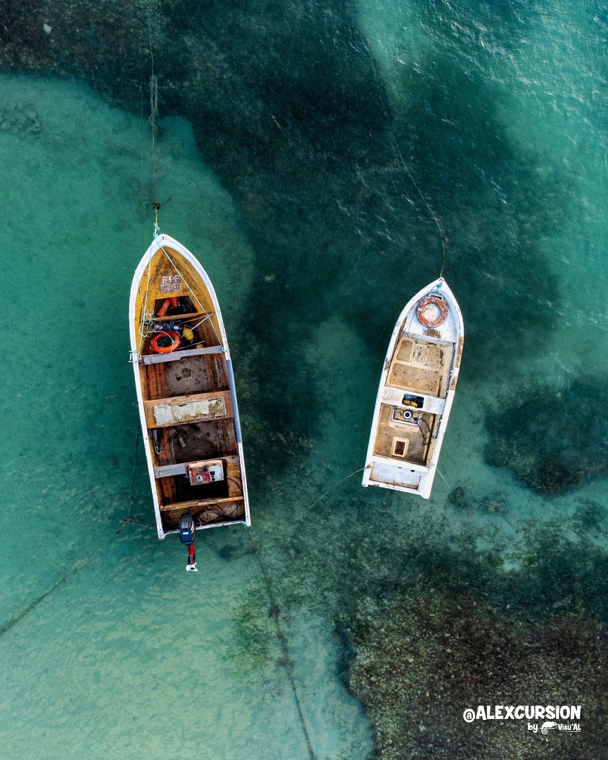 bateaux de pêcheurs vus depuis un drone