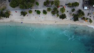 plage du souffleur à port louis depuis un drone